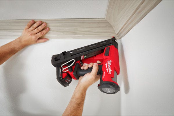 Milwaukee cordless 15 online gauge nailer